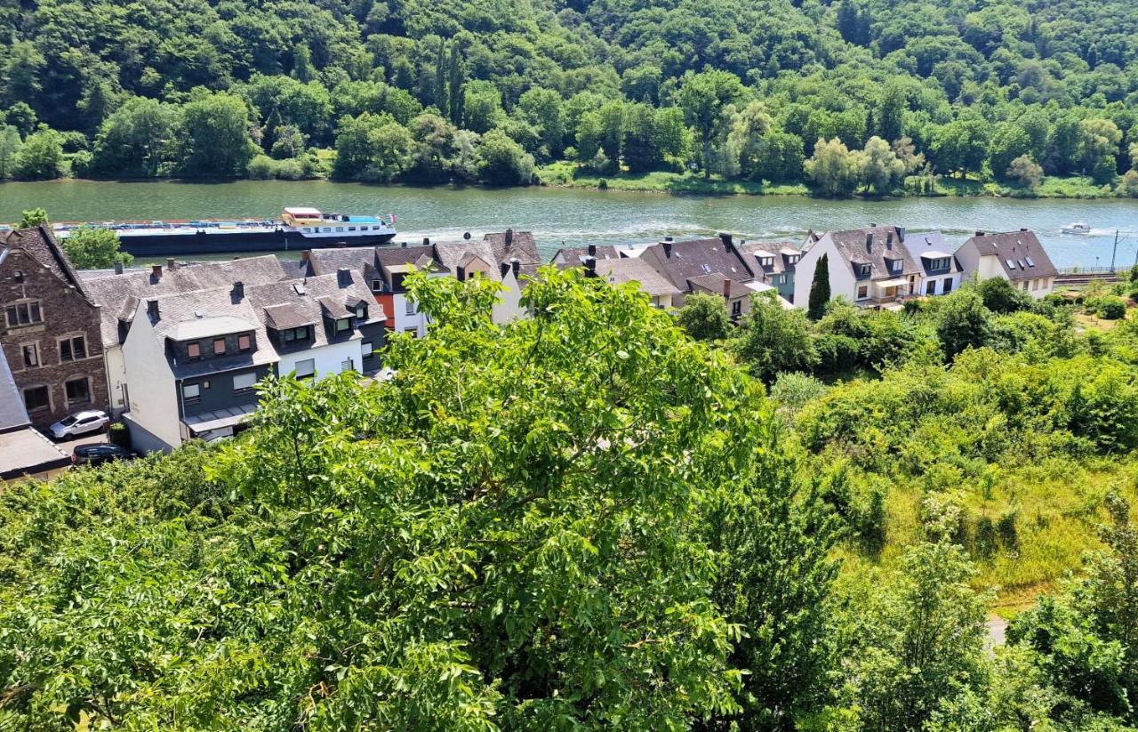 Riesling Appartement For 2 - 4 People - Billiards - Balcony With Mosel View - Parking - Wine Barrel Bar - Fully Equipped Kitchen - Netflix - Waiputv - 3 Km From Cochem Klotten Exteriér fotografie