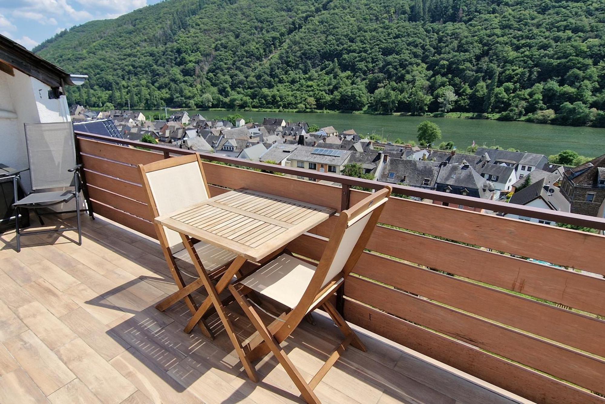 Riesling Appartement For 2 - 4 People - Billiards - Balcony With Mosel View - Parking - Wine Barrel Bar - Fully Equipped Kitchen - Netflix - Waiputv - 3 Km From Cochem Klotten Exteriér fotografie