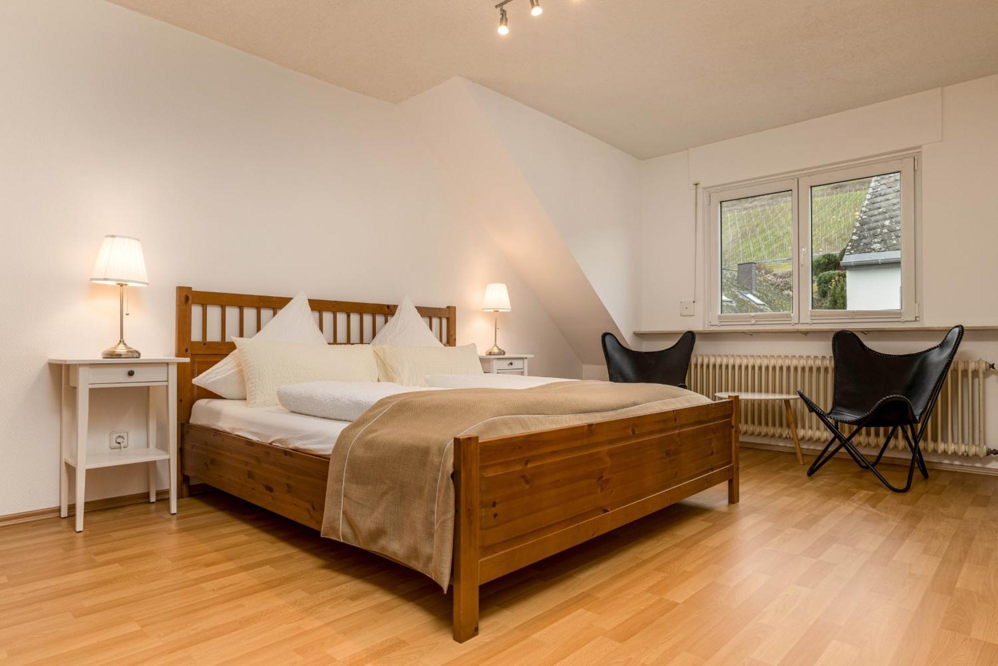 Riesling Appartement For 2 - 4 People - Billiards - Balcony With Mosel View - Parking - Wine Barrel Bar - Fully Equipped Kitchen - Netflix - Waiputv - 3 Km From Cochem Klotten Exteriér fotografie