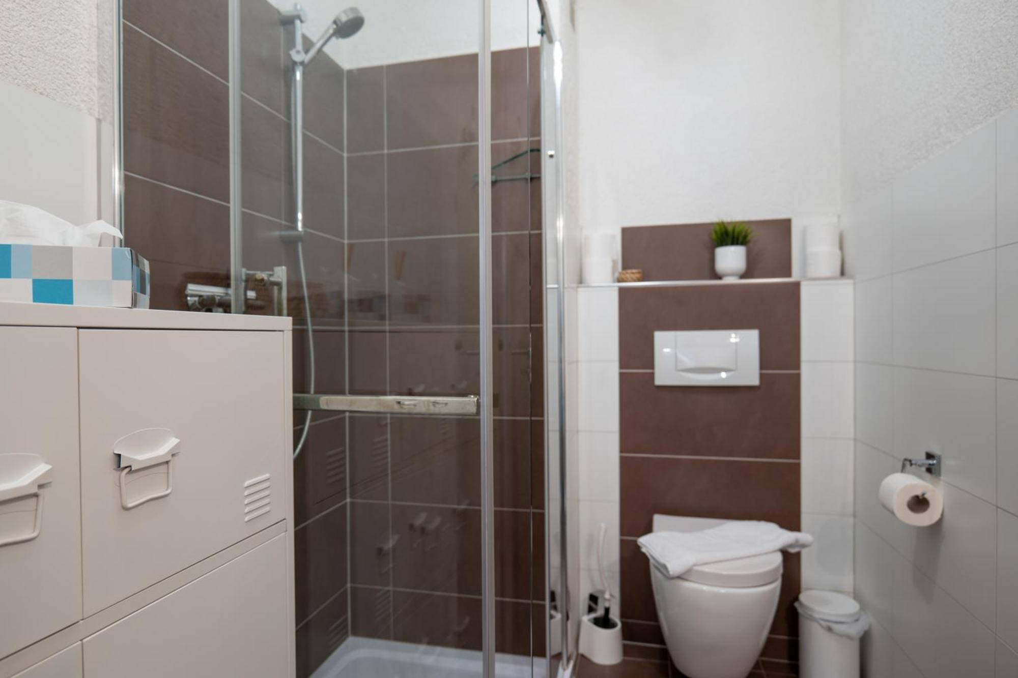 Riesling Appartement For 2 - 4 People - Billiards - Balcony With Mosel View - Parking - Wine Barrel Bar - Fully Equipped Kitchen - Netflix - Waiputv - 3 Km From Cochem Klotten Exteriér fotografie